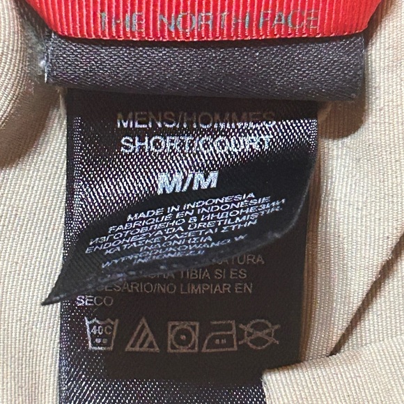 The North Face Conversion Pants (missing the bottom pieces) Size Med. - Picture 3 of 9